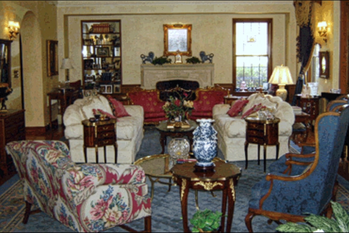 Swiss House used in TV series Dallas living room